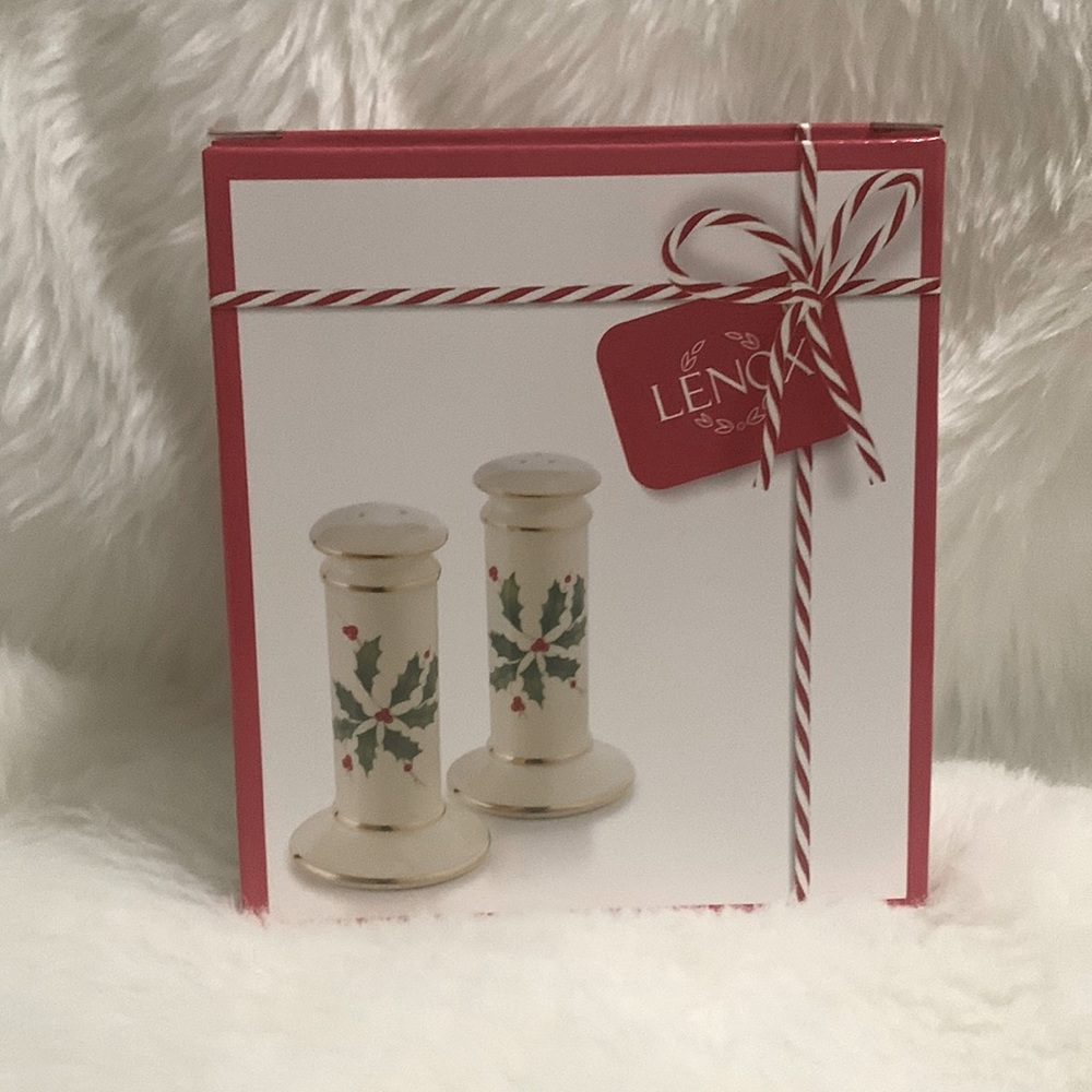 Lenox holiday Collection Salt and Pepper Shakers